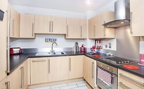 Apartment 12 Popeshead Court